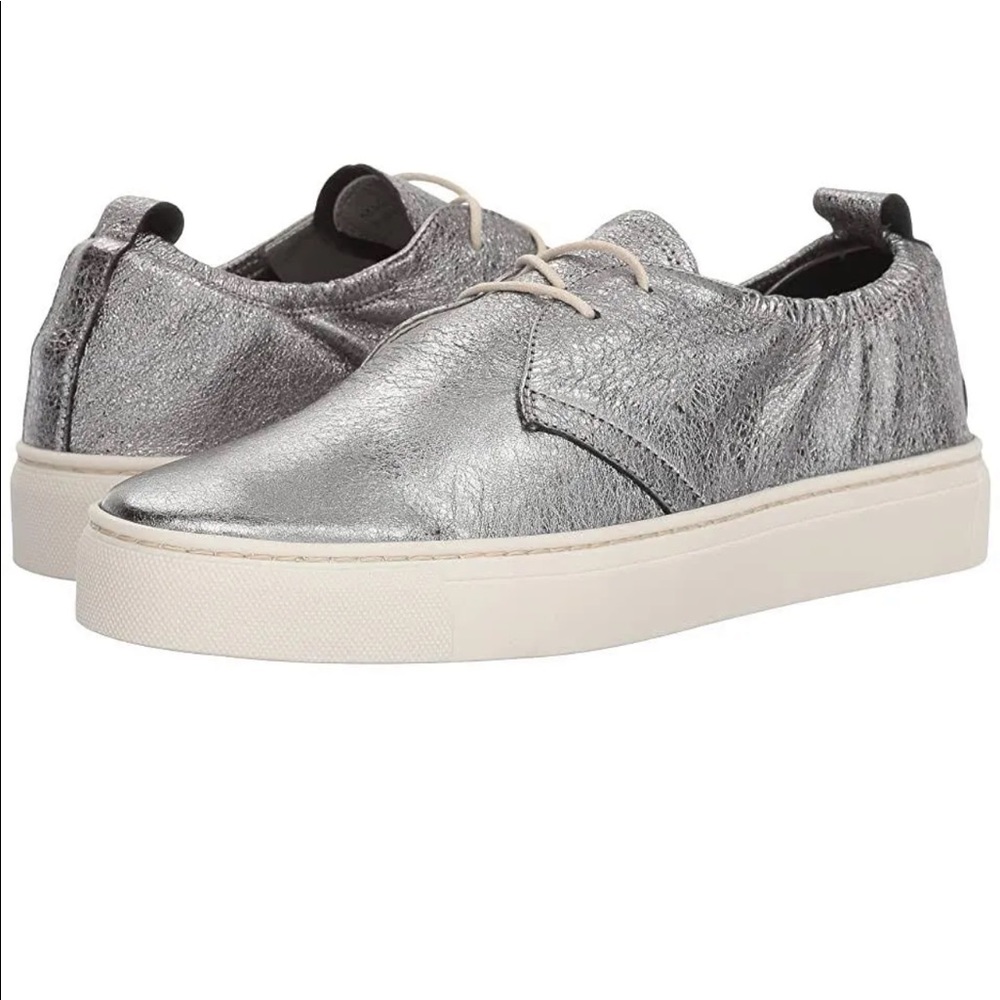 The Flexx Sneak Up Sneaker size 10